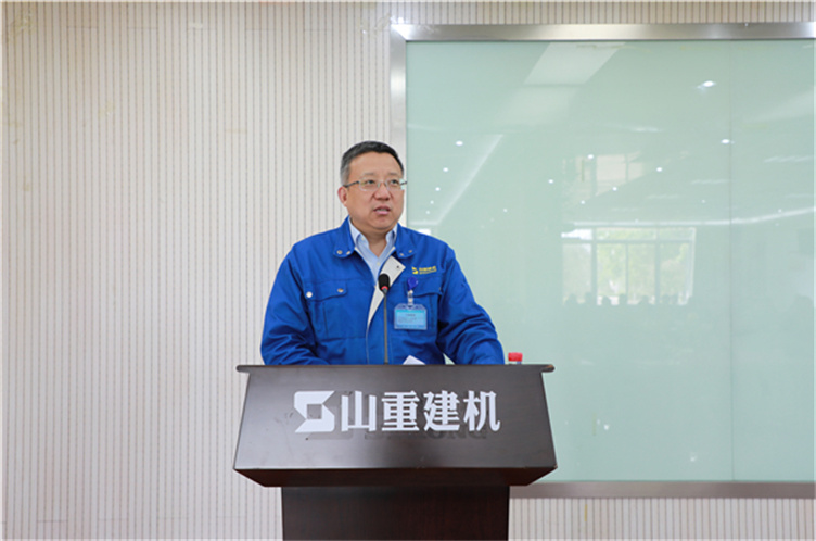 青春心向黨 奮斗新征程 山重建機(jī)召開“五一、五四”表彰大會(huì)