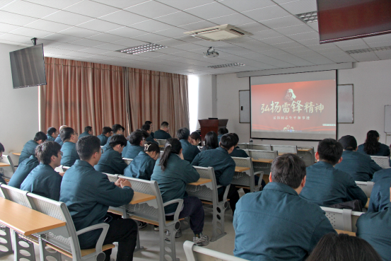 山重建機公司團(tuán)委開展學(xué)雷鋒主題團(tuán)課及志愿活動